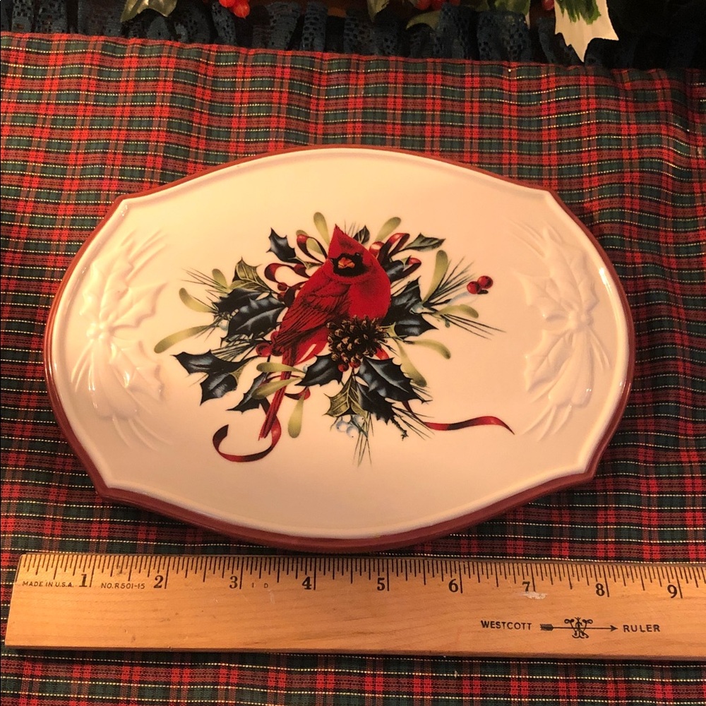 Lenox Winter Greetings Trivet with Gold Accents Red cardinal